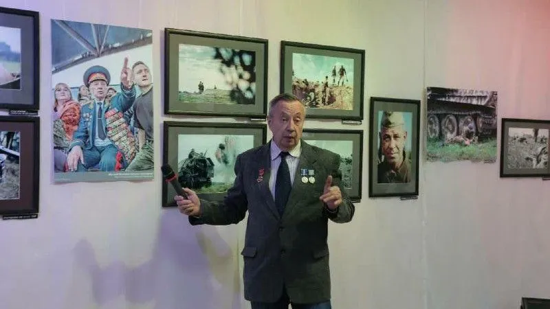 Выставка фотографий «Поле боя» открылась в КДЦ «Квант» в Электроуглях