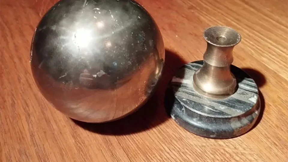 Фото: городская доска объявлений