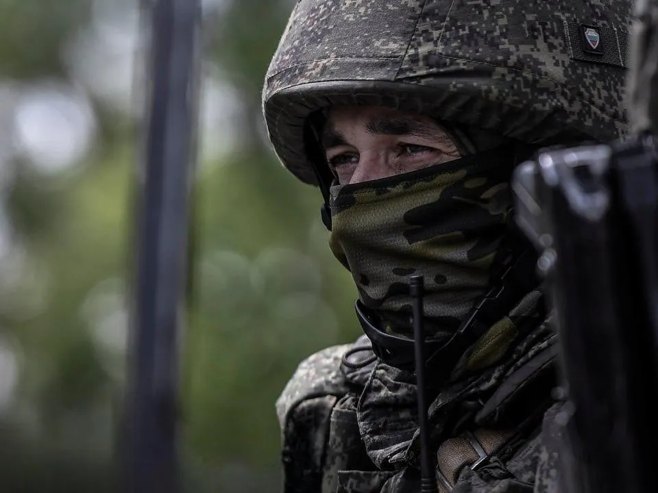 «Поначалу ничего не понятно, потом привыкаешь»: боец СВО раскрыл, как меняется ощущение времени на передовой