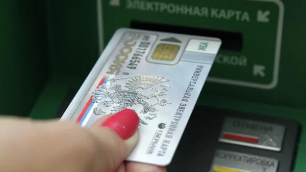 В Приморье девушка украла у подруги мобильник и банковскую карту
