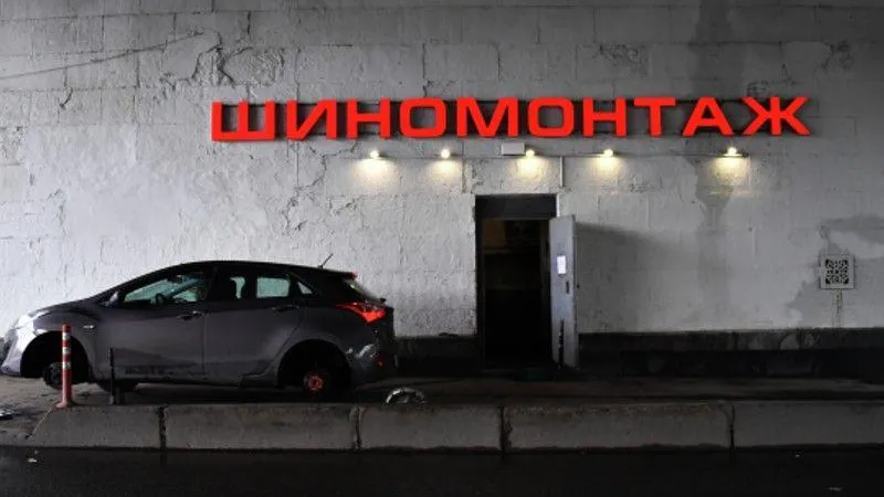 Работника автосервиса задержали по подозрению в угоне автомобиля в Химках