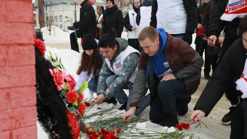Члены «Молодой Гвардии» Подмосковья почтили память участников одноименной организации, действовавшей в годы ВОВ