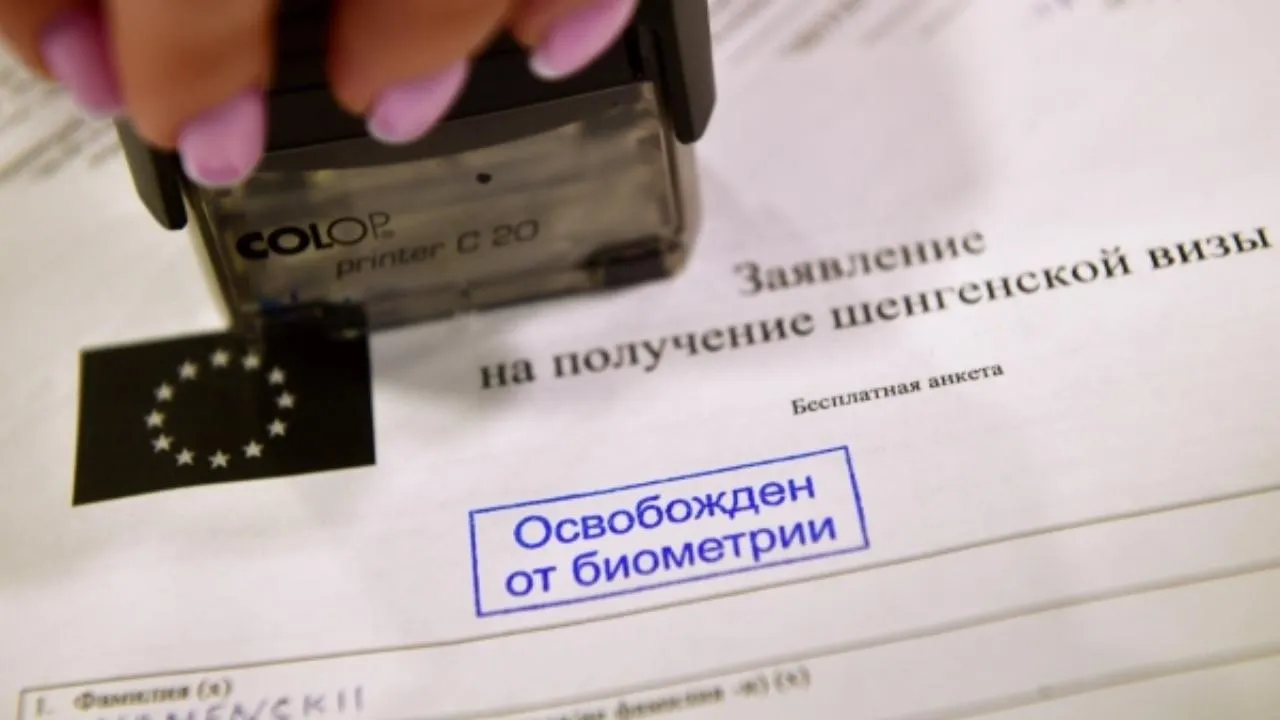 Каждый шестой россиянин, в прошлом году просивший шенгенскую визу, получил отказ