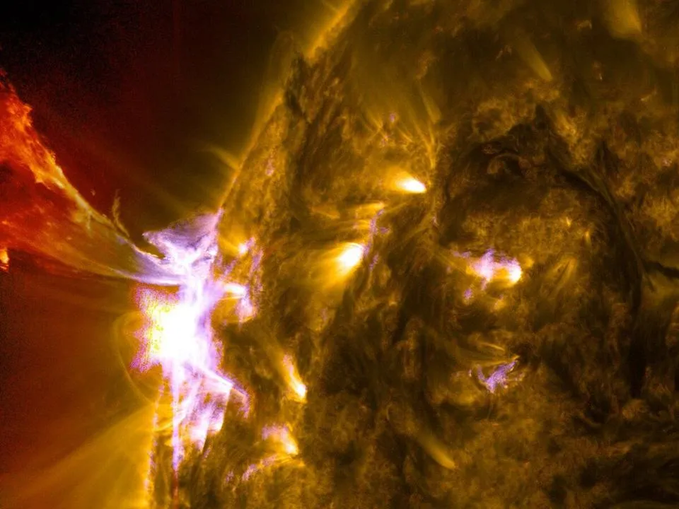Прогноз неутешительный: сильная вспышка произошла на Солнце — чего ждать на Земле
