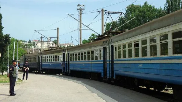 Двое детей в Зеленограде попали под поезд, один погиб