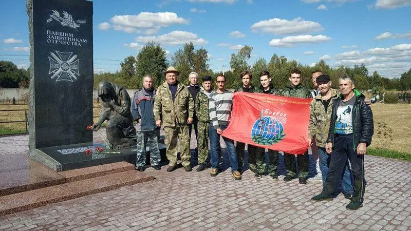 Субботник на территории воинского захоронения провели в Павловском Посаде