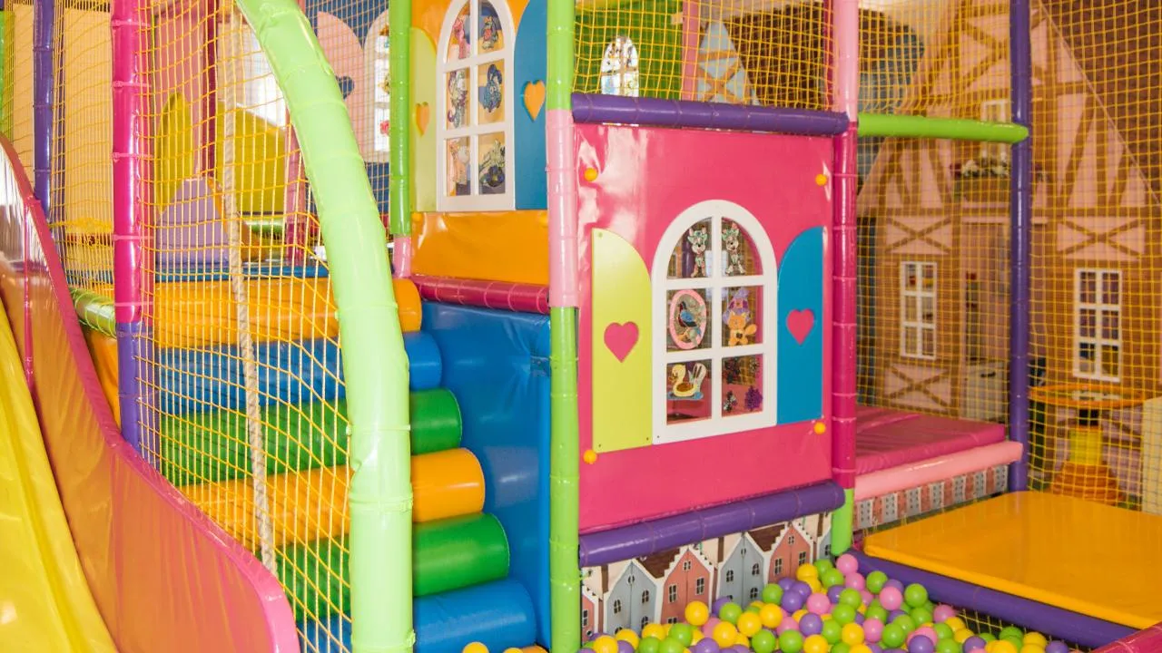 «Усилим контроль»: в «Бургер Кинге» отреагировали на травму ребенка в детской игровой комнате в ресторане Ижевска