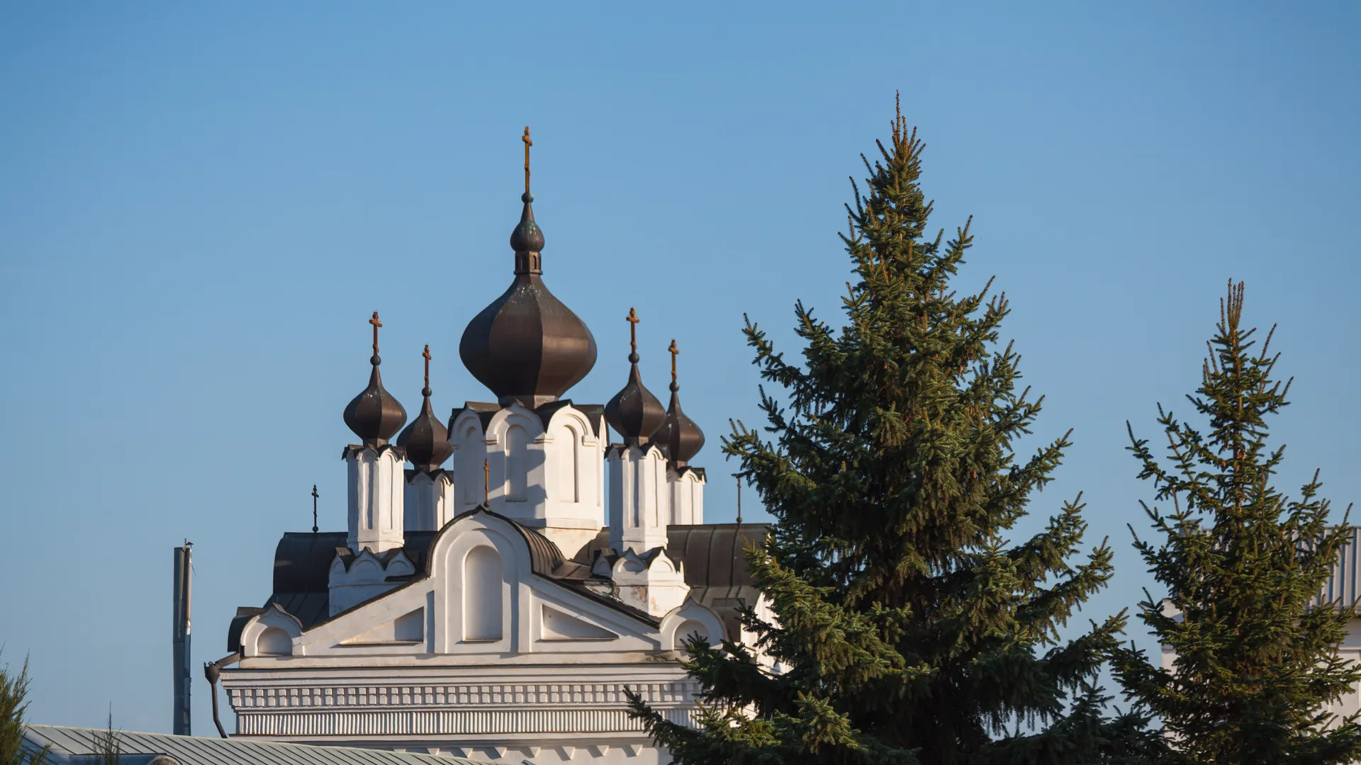 Церковь Казанской иконы Божией Матери в Николо-Угрешском монастыре города Дзержинский