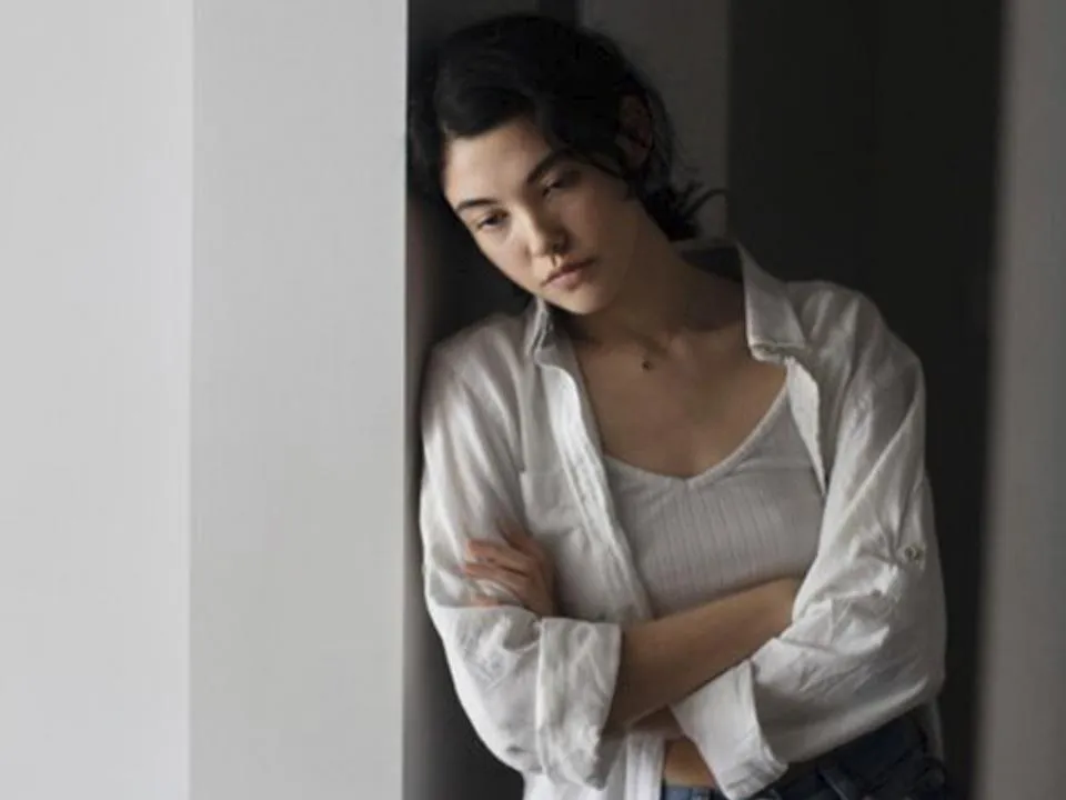 «Выбросить или сжечь»: ясновидящая рассказала, когда пора избавляться от подарков бывшего