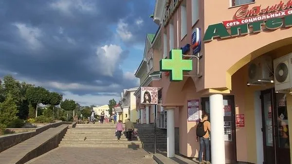 Около 70 объектов незаконной рекламы выявили в Дмитровском районе