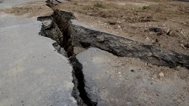 Дрожало все — в Дагомысе уличная камера запечатлела сильный земной толчок