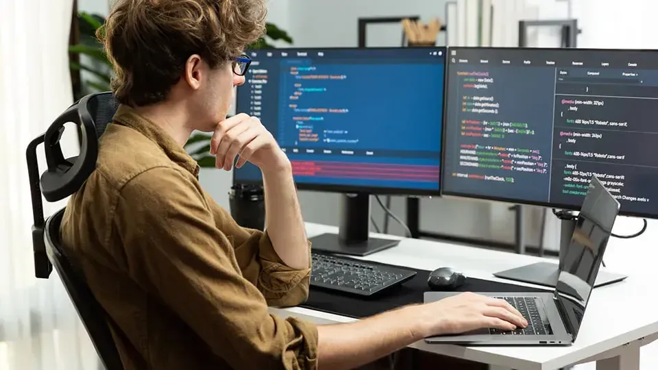 istockphoto.com/NanoStockk