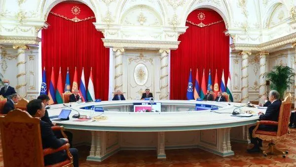 Политолог оценил совместную декларацию, утвержденную лидерами стран ОДКБ в Душанбе