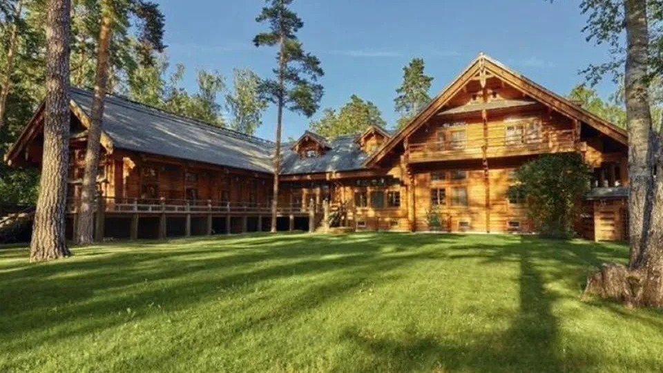 Фото: городская доска объявлений