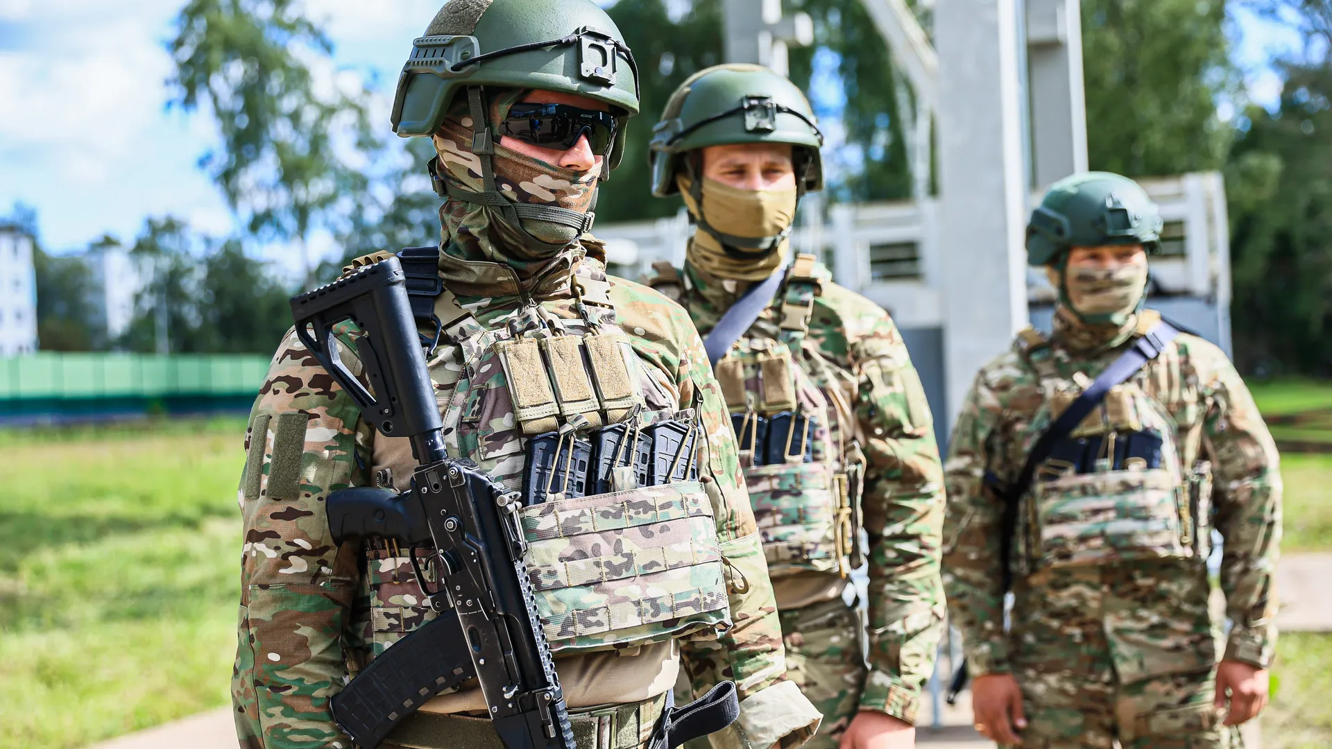 Поздравление военнослужащих 45-й бригады  спецназа ВДВ с годовщиной её образования Губернатором Подмосковья