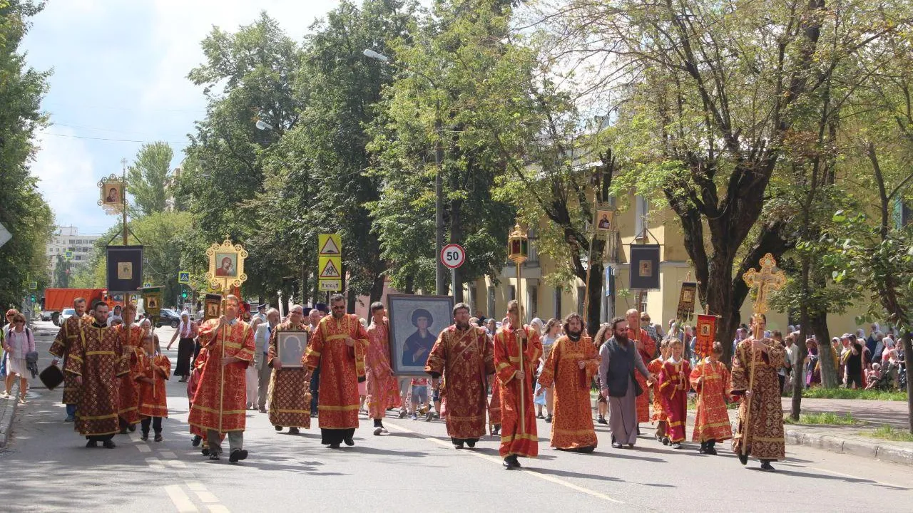 Глава городского округа Фрязино принял участие в крестном ходе в честь Дня памяти святого великомученика Пантелеймона