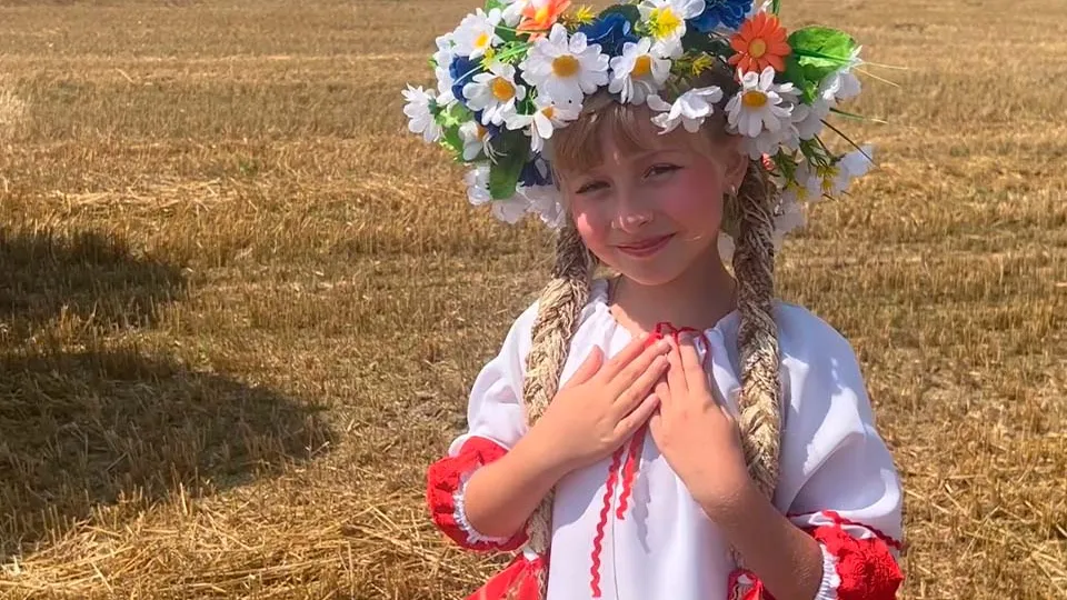 Кадр из клипа Олеси Ломакиной