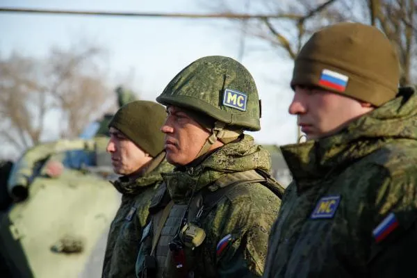 Миротворцы ВС России, Молдавии на КПП в Приднестровье. Представители Объединенной контрольной комиссии (ОКК)