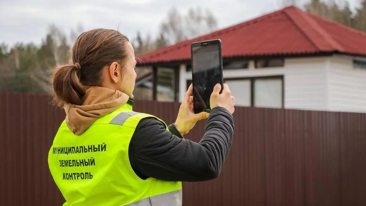 Почти девять тысяч случаев самозахвата земли устранили в Подмосковье