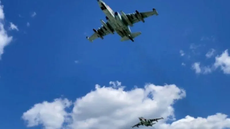 Российские военные сбросили фугасные бомбы по позиции украинских войск в Авдеевке