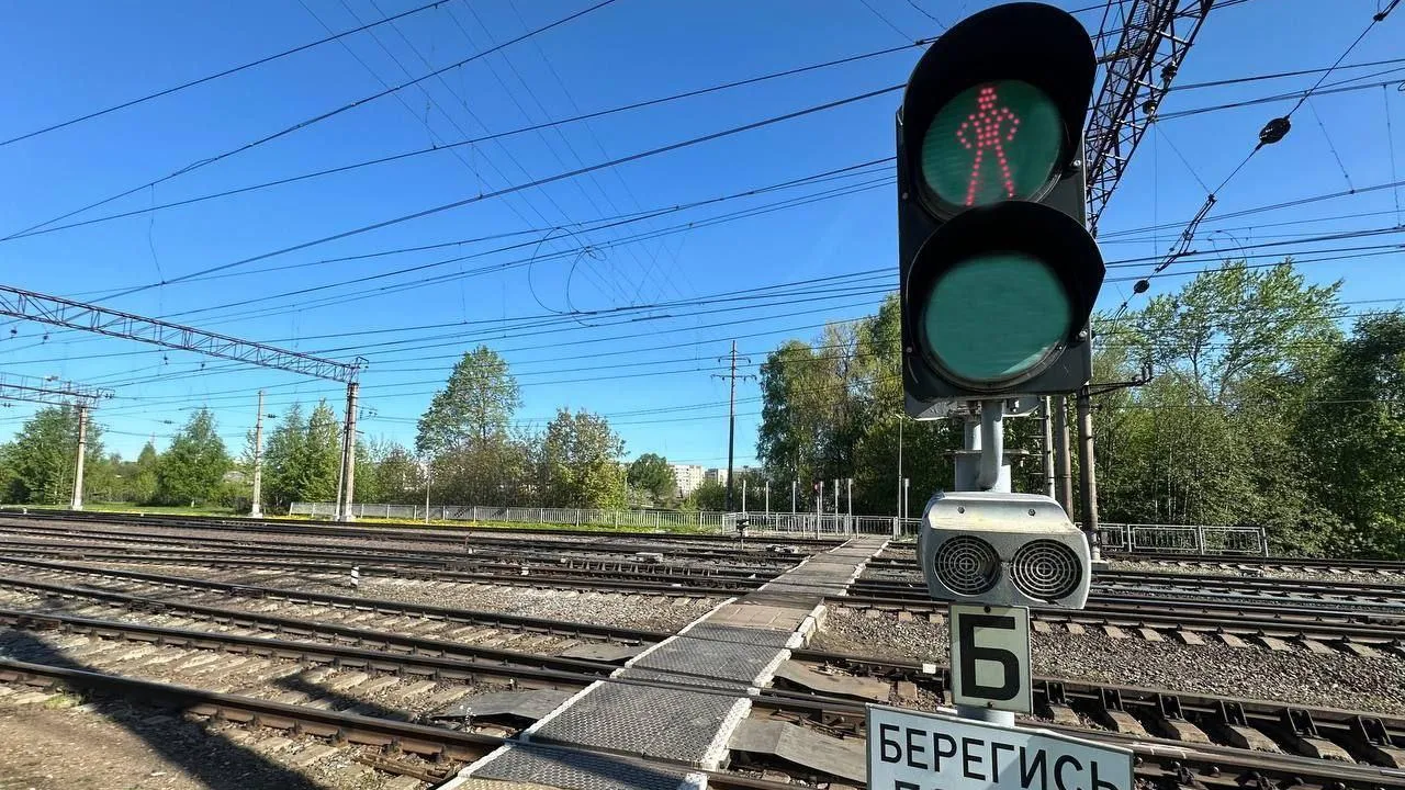 Железнодорожники отремонтировали более пятидесяти пешеходных переходов в этом году