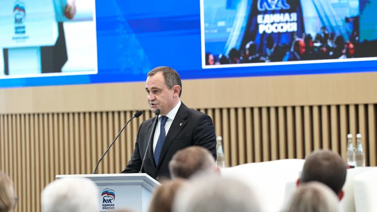 Игорь Брынцалов поздравил членов «Единой России» с днем рождения партии