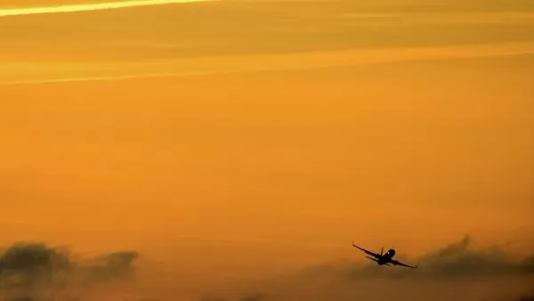 В аэропорт Внуково экстренно вернулся Boeing-737