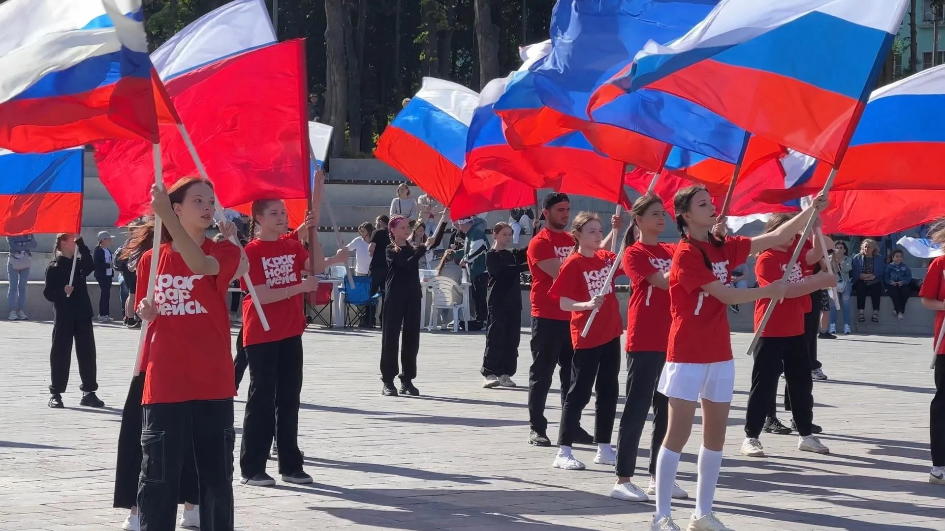 В Городском округе Пушкинский кульминацией празднования Дня России стало исполнение гимна хором