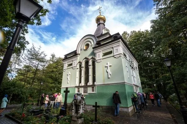 Часовня Блаженной Ксении Петербургской на Смоленском православном кладбище в Санкт-Петербурге