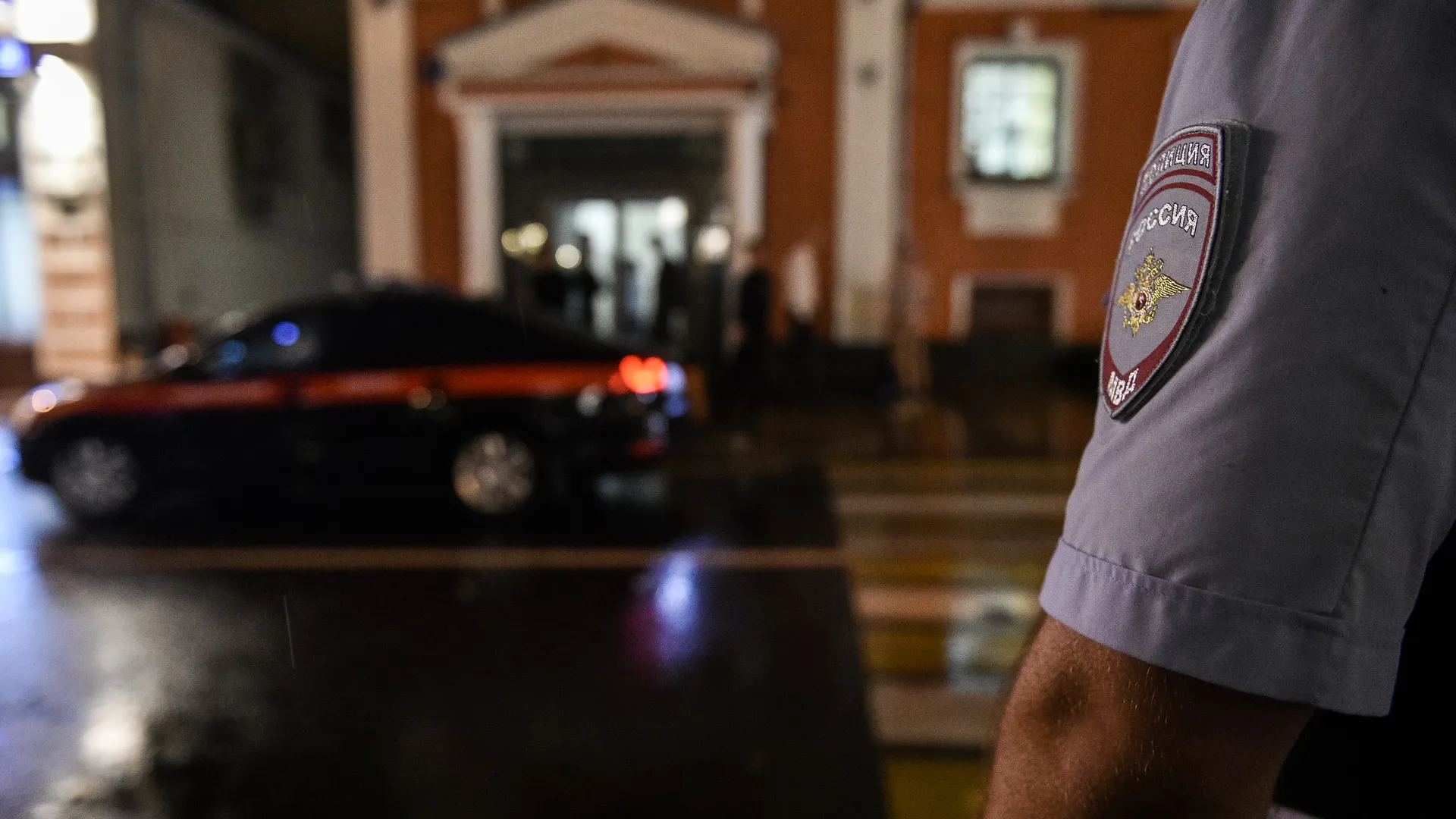 Захват заложников в отделении Ситибанка в центре Москвы