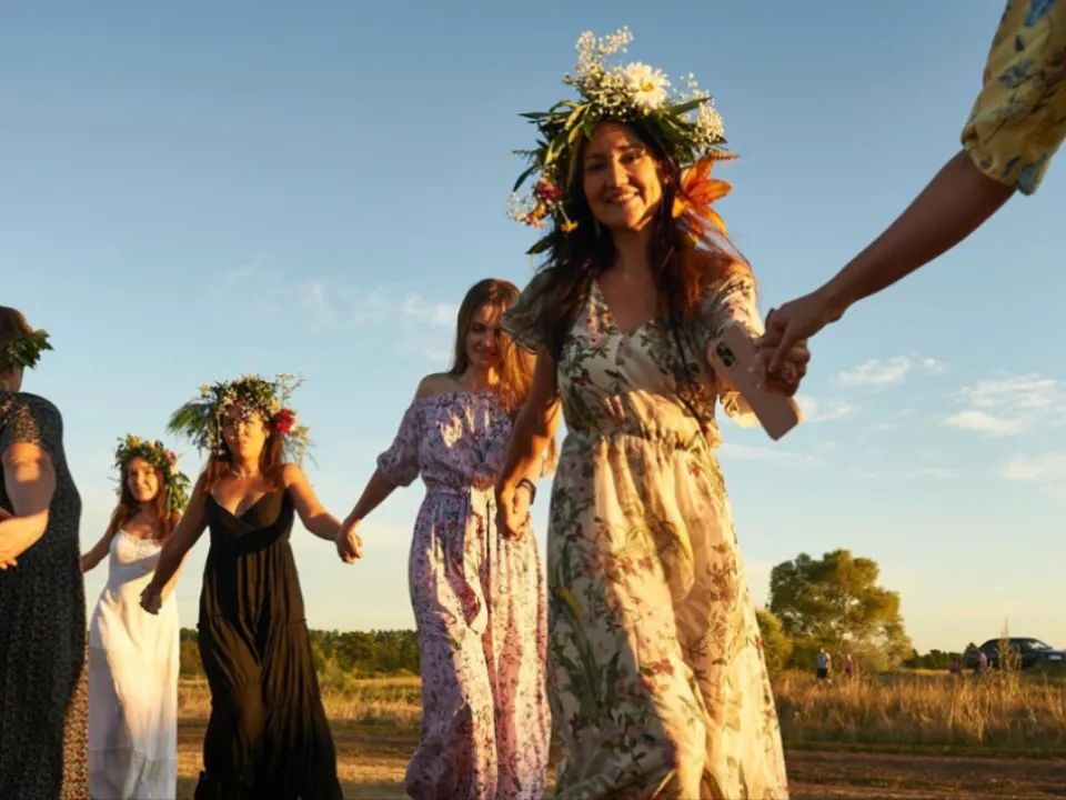 «Крепко свяжет судьбы»: ясновидящая рассказала, как возлюбленным укрепить отношения в ночь Ивана Купалы