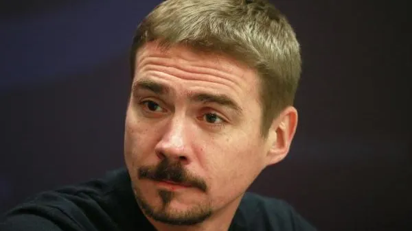 Актер Денис Никифоров на карантине занялся «пахотой» и записывает самопробы