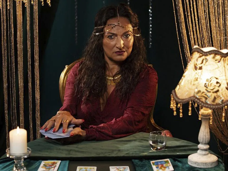 «Поставить защиту от атак»: ясновидящая рассказала, как победить в магической битве