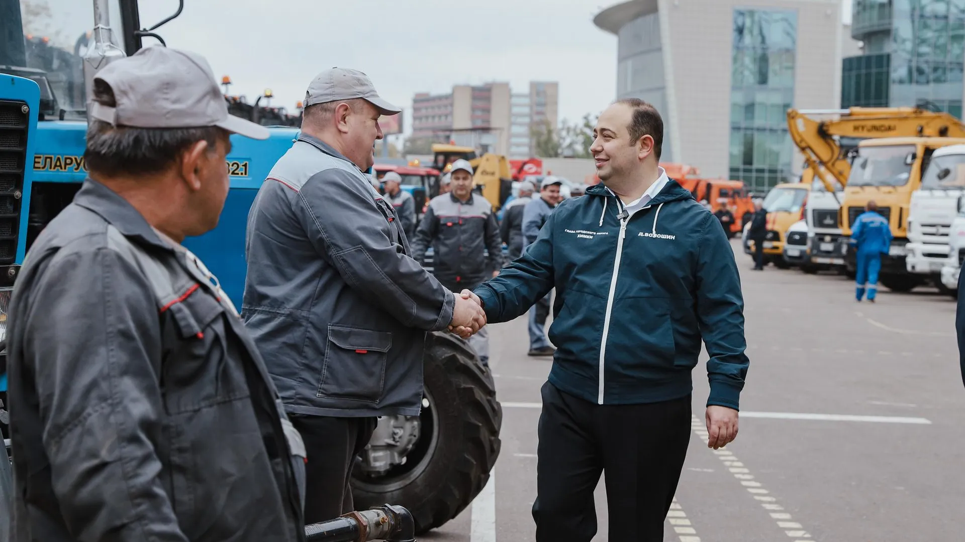 Глава Химок проверил готовность коммунальной техники к осенне-зимнему периоду