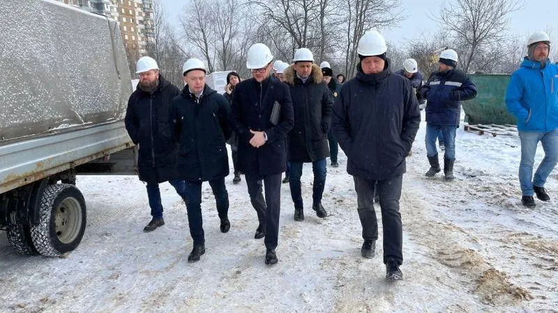 Совещание по срокам завершения строительства ЖК «Три квартала» прошло в Ленинском округе