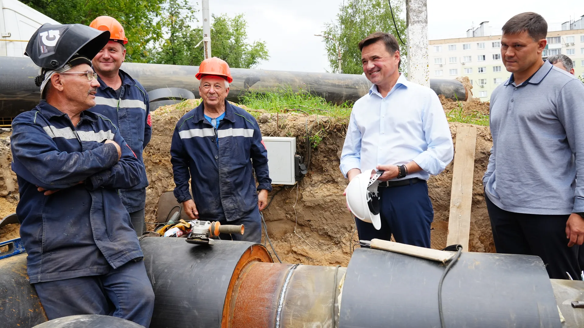 Андрей Воробьев проверил модернизацию теплосетей в Дмитровском округе