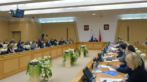 Сократив штат чиновников, повысим эффективность – Воробьев