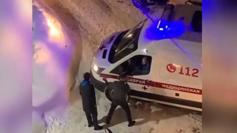 Дебоширы в Нахабине поругались с водителем скорой, который ожидал больного