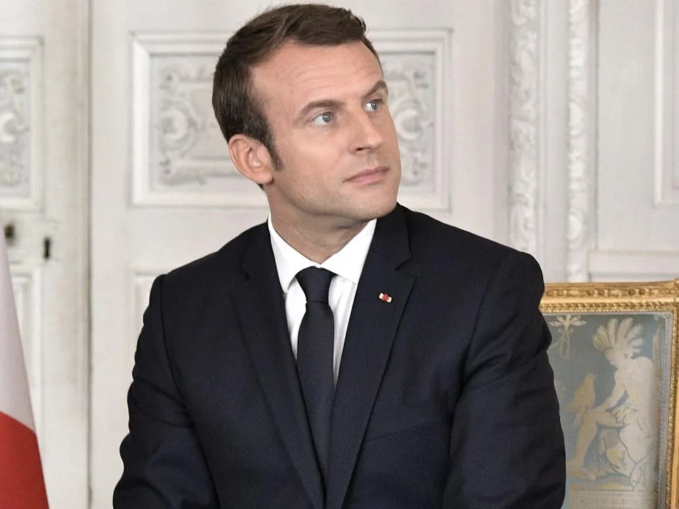 Макрон бьет тревогу, но молчит о главном: назван главный враг Европы — и это не Россия