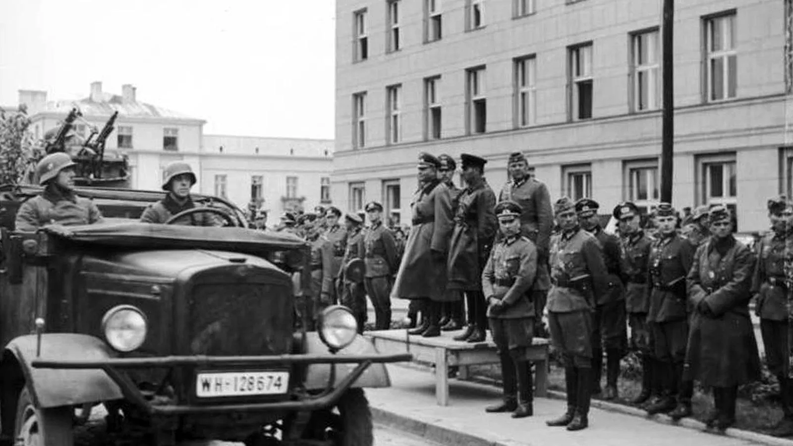 Церемония вывода немецких войск из Бреста, 22 сентября 1939 года. Bundesarchiv