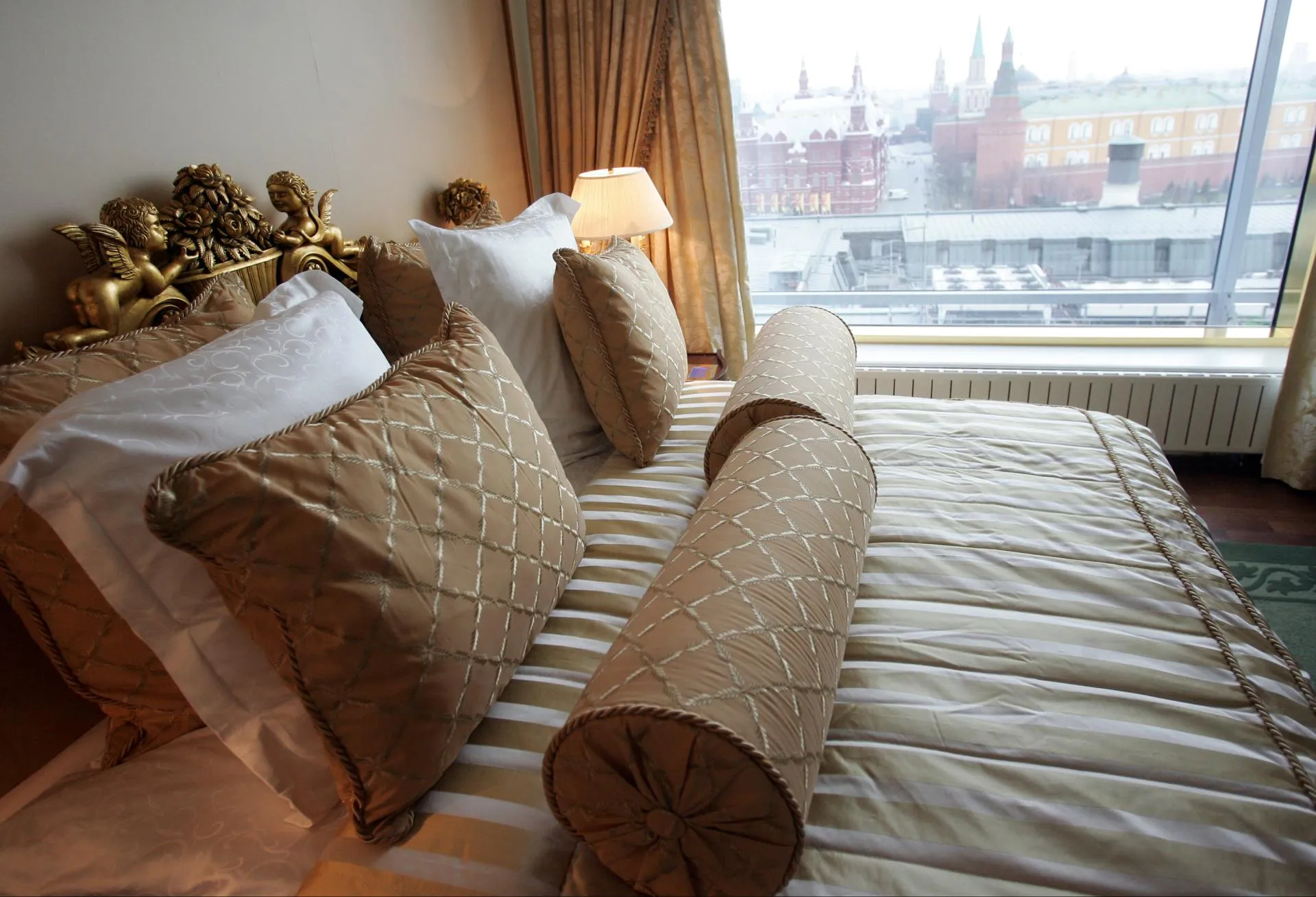 Viktor Chernov/Russian Look