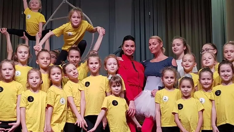 Циркачки и гимнастки из Подмосковья активно выступают в благотворительных шоу Волочковой