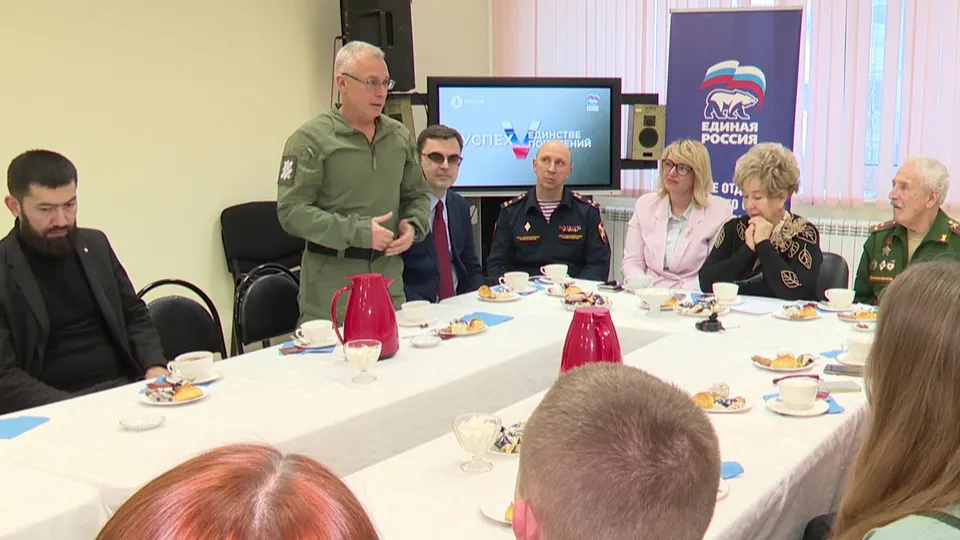 Дмитрий Чесноков (стоит). Фото: Ксения Казакова