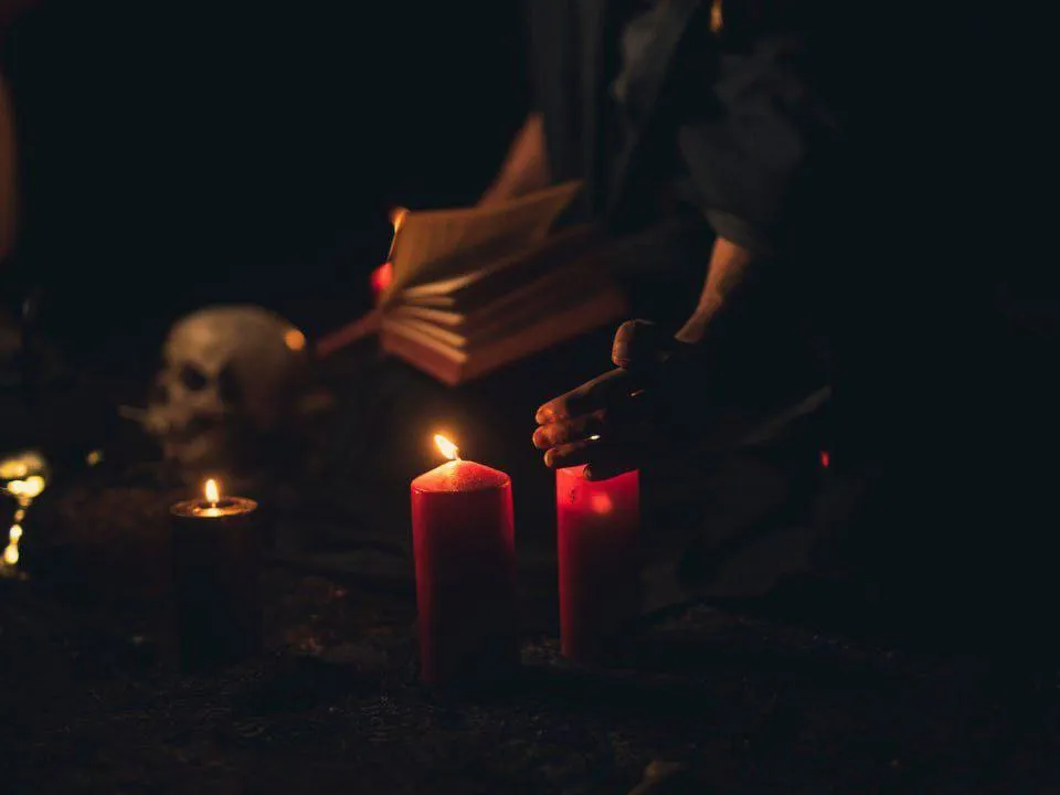 «Самое опасное - материнское»: известный эзотерик рассказала о последствиях наложенного проклятья