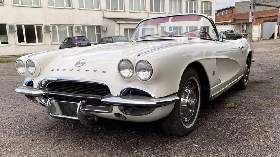 Фото: городская доска объявлений