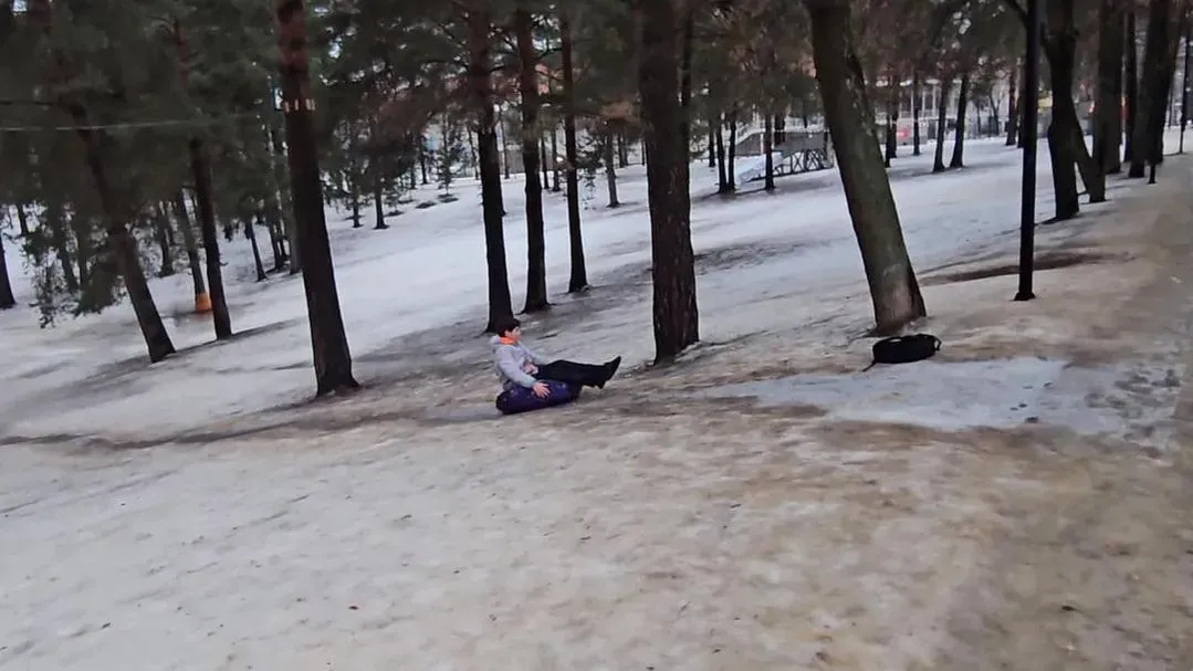 Билет в один конец: подростки в Красногорске облюбовали смертельно опасную «горку»