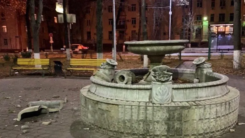 Вандалы разрушили старинный фонтан в Люберцах