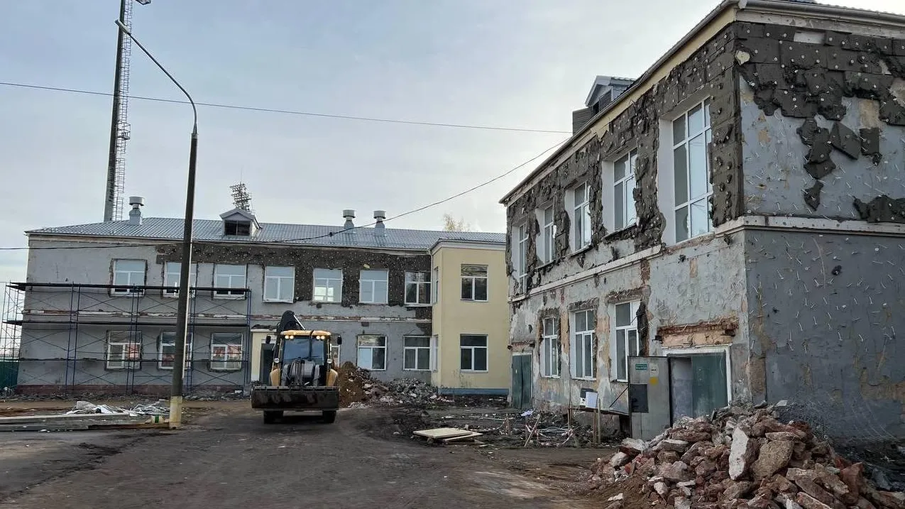 Капремонт продолжается в Центре образования в подмосковном рабочем поселке Обухово