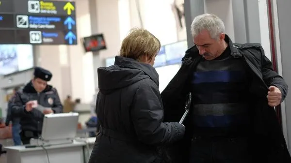 Пассажира со швейцарскими часами остановили на таможне в «Домодедове»