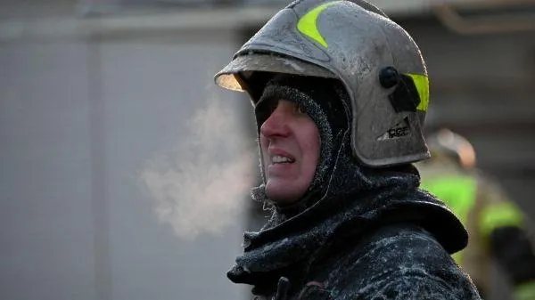 Пожарные ликвидировали возгорание на складе в Раменском округе